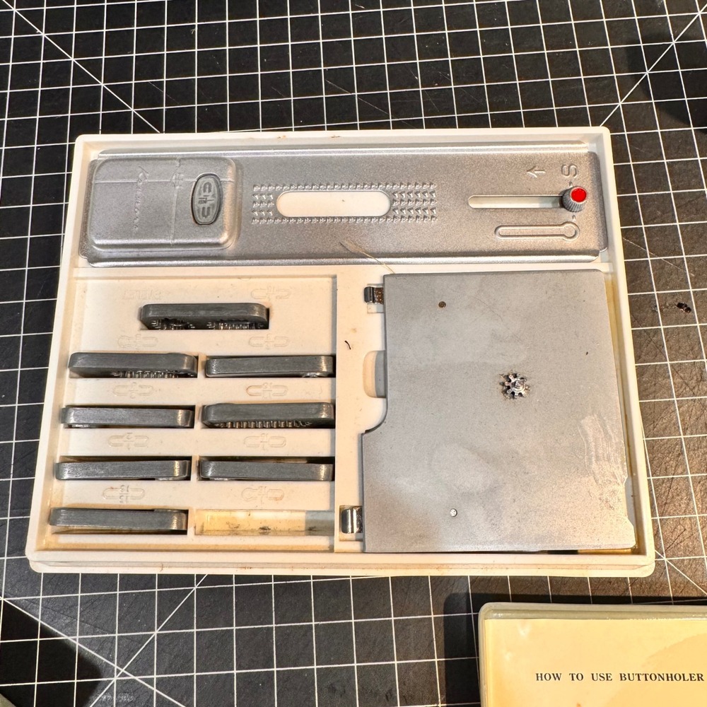 VTG Sears Kenmore Model 17520 Buttonholer‎ Attachments Kit Sewing Templates
